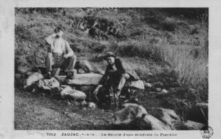 Sources du Peschier - ancienne photo ©mairiedejaujac