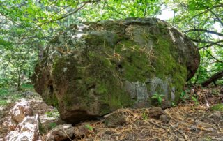 Meyras - Bombe volcanique du volcan du Souilhol ©sourcesetvolcans