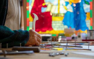 Barnas - Atelier St Théophrède - montage vitrail 2