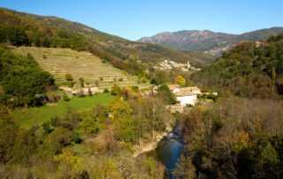 Saint-Pierre-de-Colombier - Vallée de la Bourges avec le village ©S.BUGNON