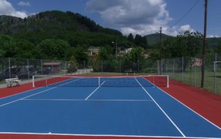 New court de tennis à Thueyts