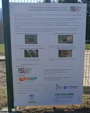 panneau-stade-thueyts